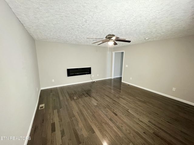 120 Audubon Rd, Oak Ridge, TN 37830