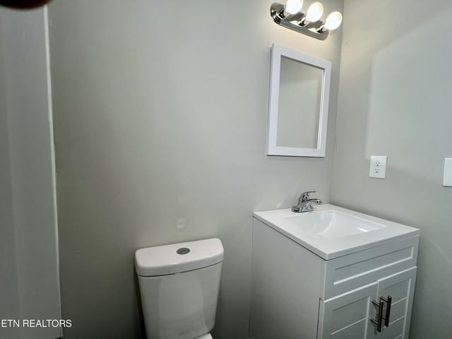 120 Audubon Rd, Oak Ridge, TN 37830