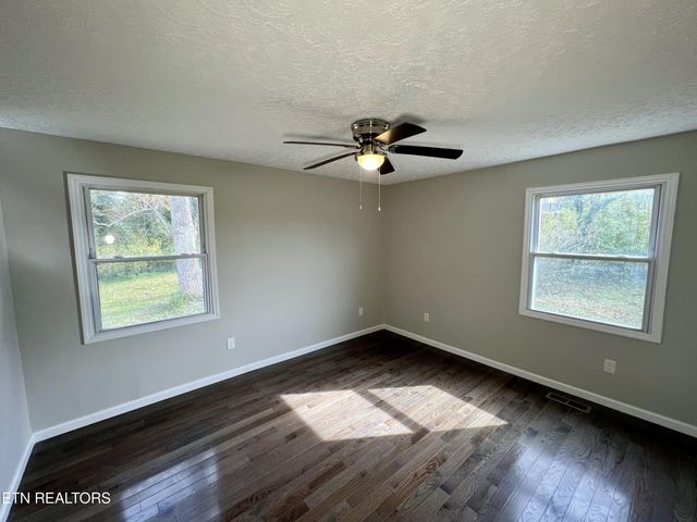 120 Audubon Rd, Oak Ridge, TN 37830