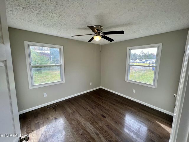 120 Audubon Rd, Oak Ridge, TN 37830