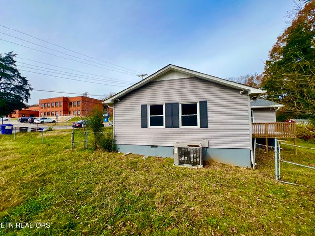 120 Audubon Rd, Oak Ridge, TN 37830