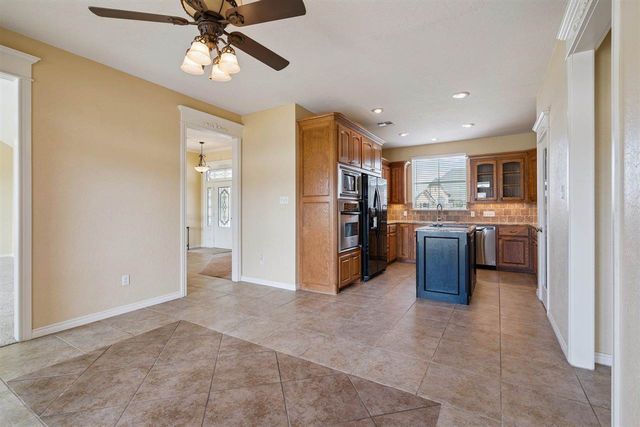 1382 NW Stillwater Trail, Lawton, OK 73507