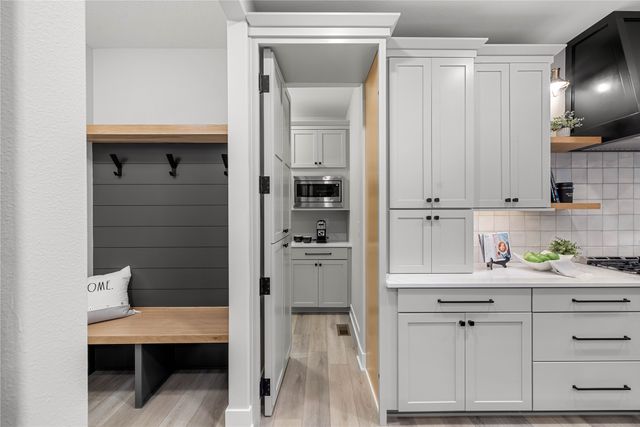 9822 Watermeadow Circle, Johnston, IA 50131