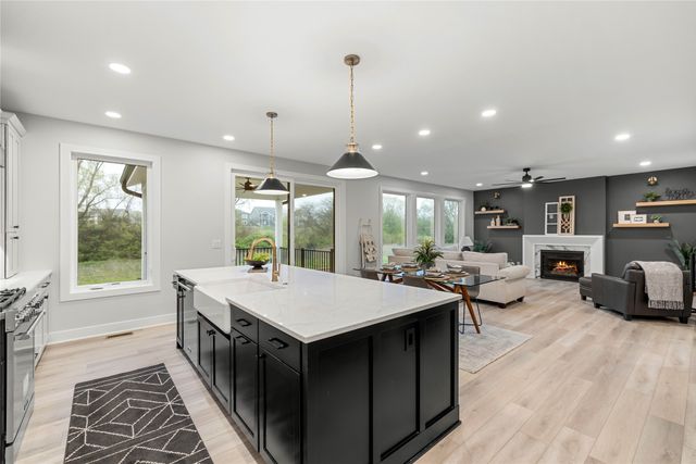 9822 Watermeadow Circle, Johnston, IA 50131