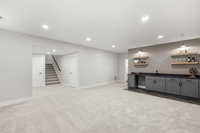 9822 Watermeadow Circle, Johnston, IA 50131