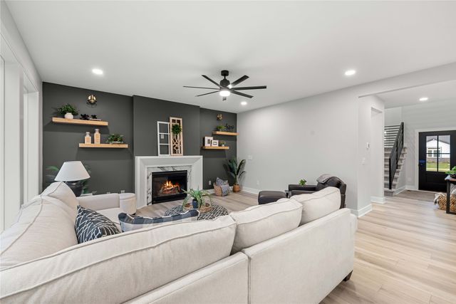 9822 Watermeadow Circle, Johnston, IA 50131