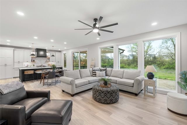 9822 Watermeadow Circle, Johnston, IA 50131