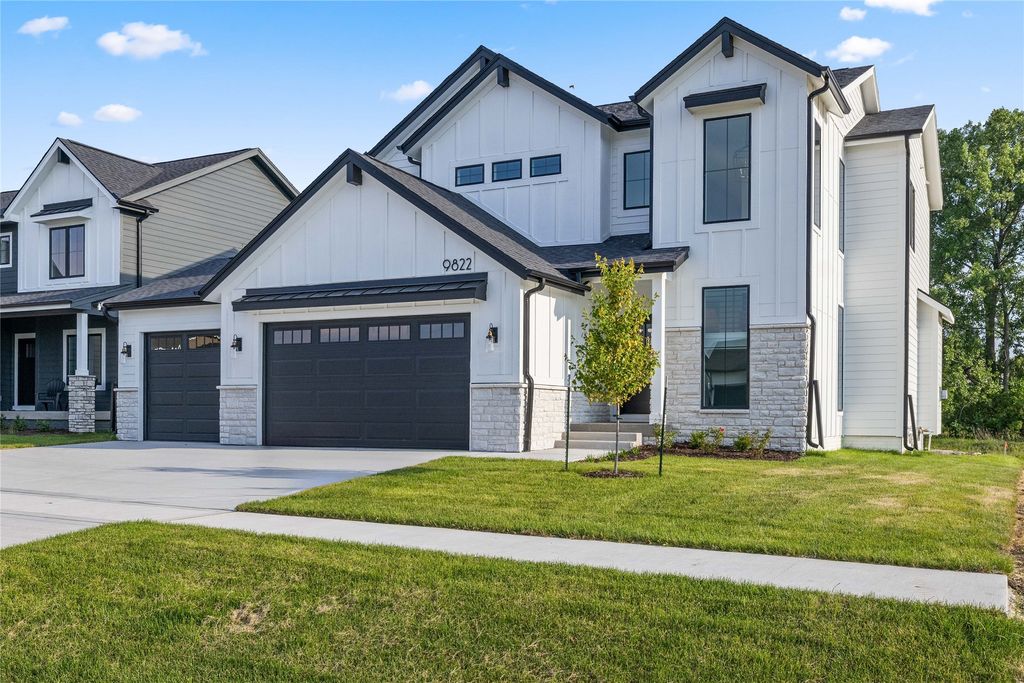 9822 Watermeadow Circle, Johnston, IA 50131