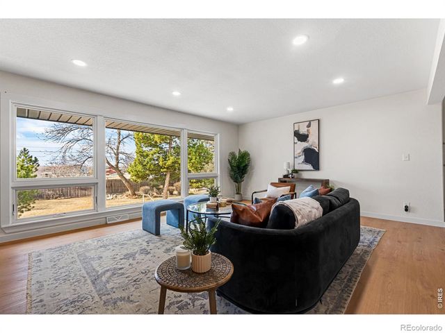 835 Hillside Court, Longmont, CO 80501