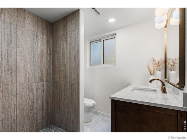 835 Hillside Court, Longmont, CO 80501