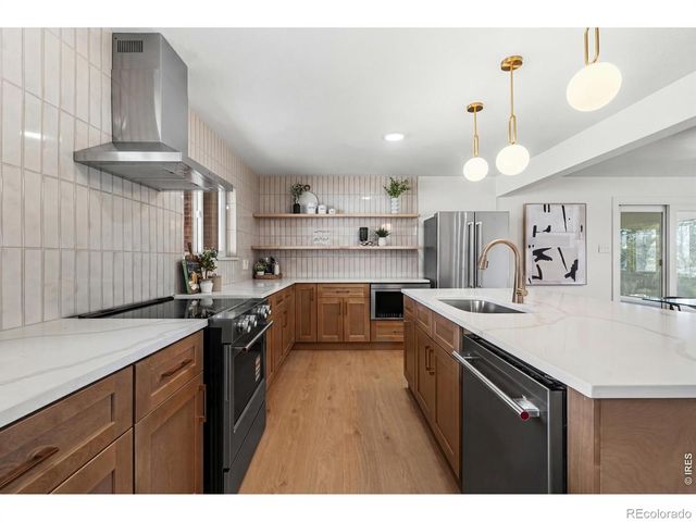 835 Hillside Court, Longmont, CO 80501