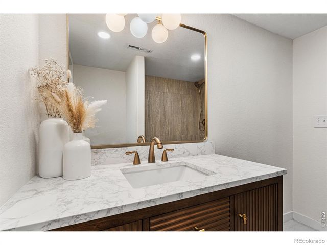 835 Hillside Court, Longmont, CO 80501