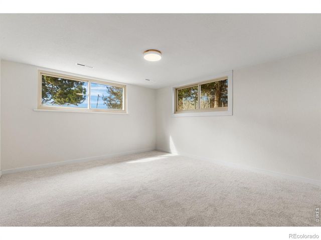 835 Hillside Court, Longmont, CO 80501