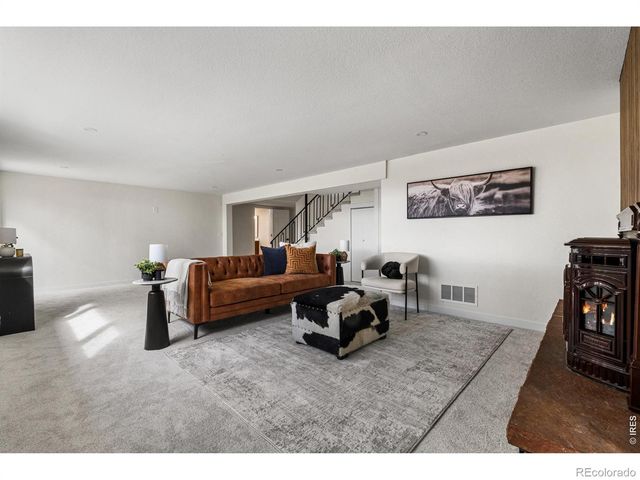 835 Hillside Court, Longmont, CO 80501