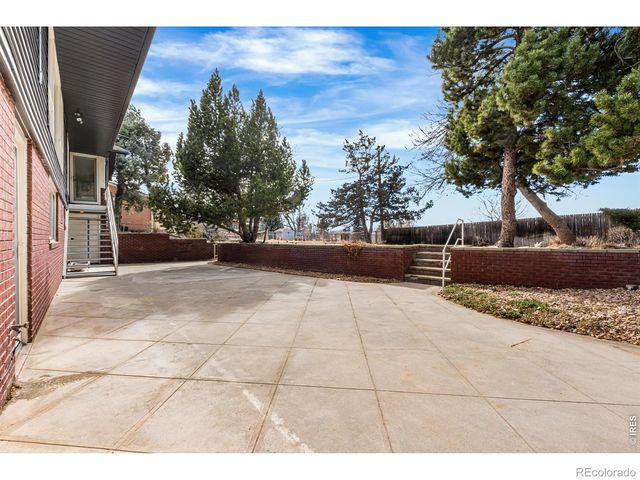 835 Hillside Court, Longmont, CO 80501