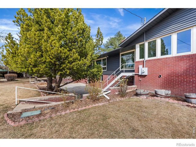 835 Hillside Court, Longmont, CO 80501