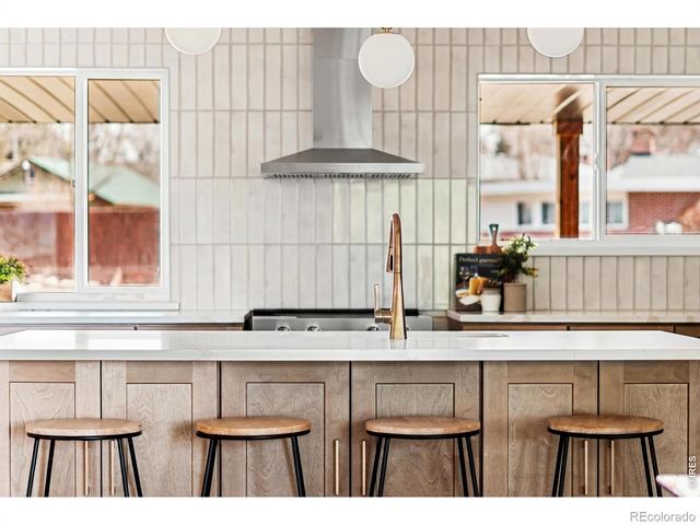 835 Hillside Court, Longmont, CO 80501