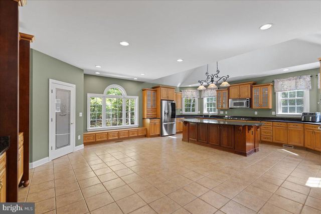 8606 LAROQUE RUN DR, Fredericksburg, VA 22407