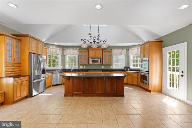 8606 LAROQUE RUN DR, Fredericksburg, VA 22407