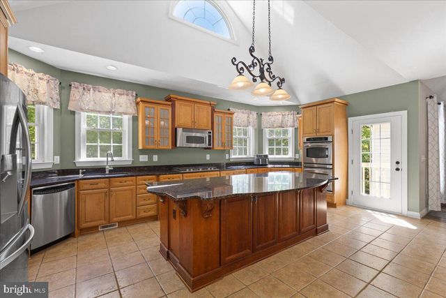 8606 LAROQUE RUN DR, Fredericksburg, VA 22407