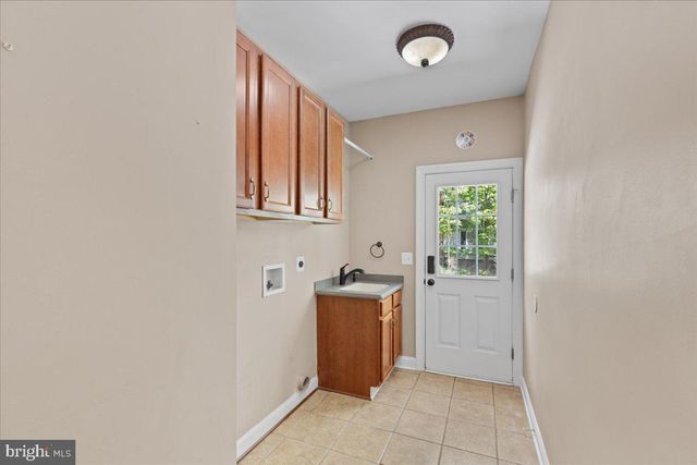 8606 LAROQUE RUN DR, Fredericksburg, VA 22407