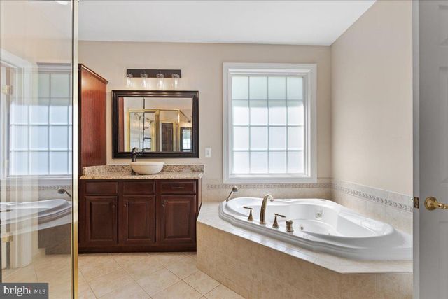 8606 LAROQUE RUN DR, Fredericksburg, VA 22407