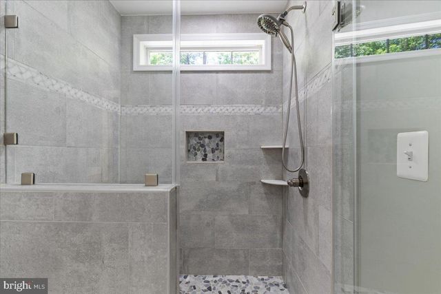 8606 LAROQUE RUN DR, Fredericksburg, VA 22407