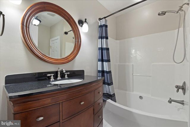 8606 LAROQUE RUN DR, Fredericksburg, VA 22407