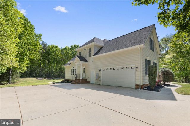 8606 LAROQUE RUN DR, Fredericksburg, VA 22407