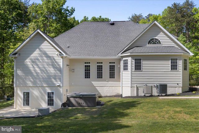 8606 LAROQUE RUN DR, Fredericksburg, VA 22407