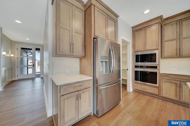 9209 Marbella Drive, Lincoln, NE 68520