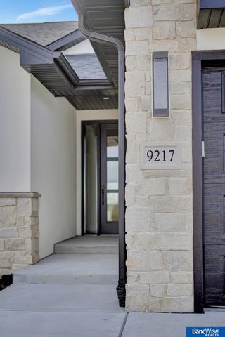 9209 Marbella Drive, Lincoln, NE 68520