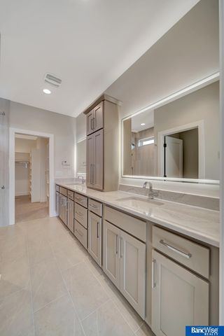 9209 Marbella Drive, Lincoln, NE 68520