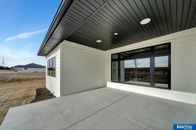 9209 Marbella Drive, Lincoln, NE 68520