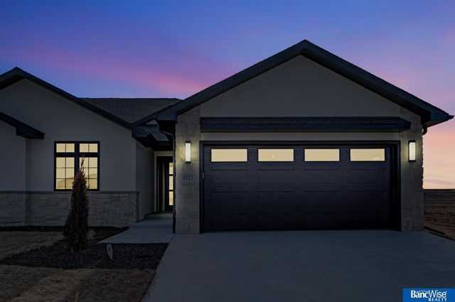9209 Marbella Drive, Lincoln, NE 68520