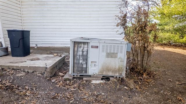 509 Old Cane Bluff Road, Alton, MO 65606