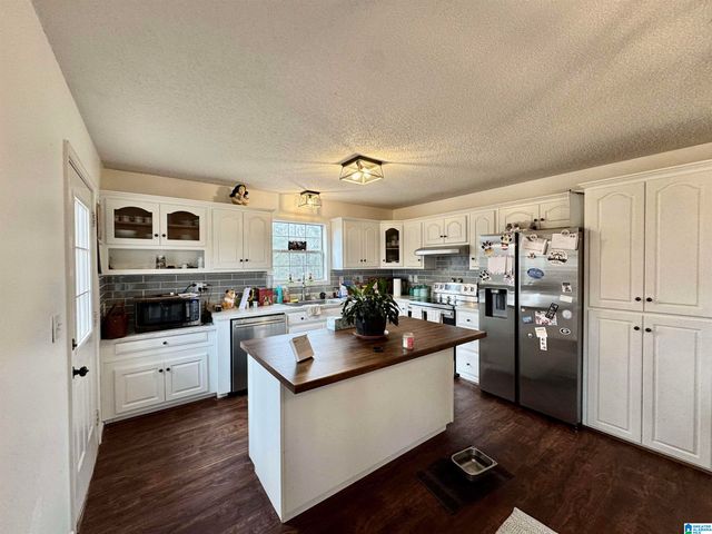 1376 SCENIC TRAIL, Warrior, AL 35180