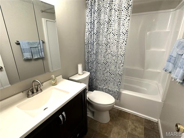 1741 Gascony Parc Drive, Lake St Louis, MO 63367