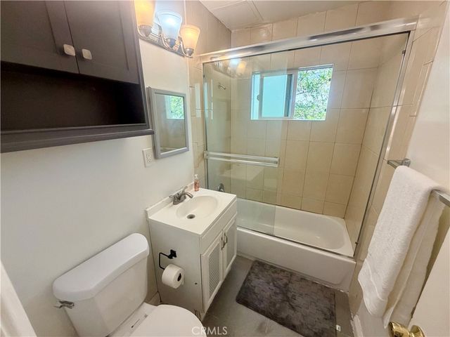 1945 17th Street, Santa Monica, CA 90404