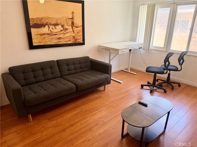 1945 17th Street, Santa Monica, CA 90404