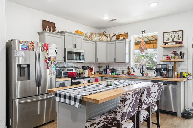 2225 J E Woody Road, Springtown, TX 76082