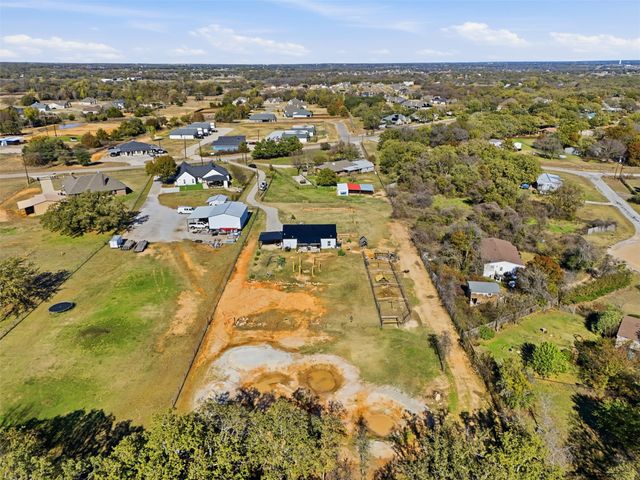 2225 J E Woody Road, Springtown, TX 76082