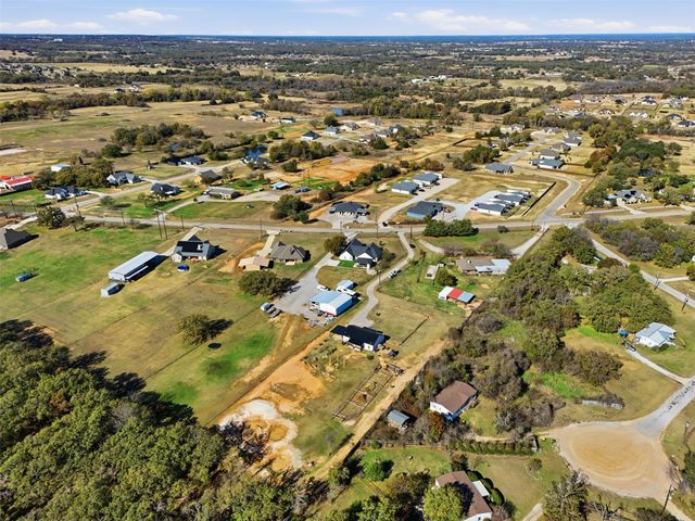 2225 J E Woody Road, Springtown, TX 76082