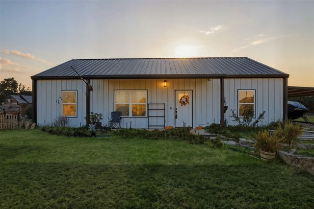 2225 J E Woody Road, Springtown, TX 76082