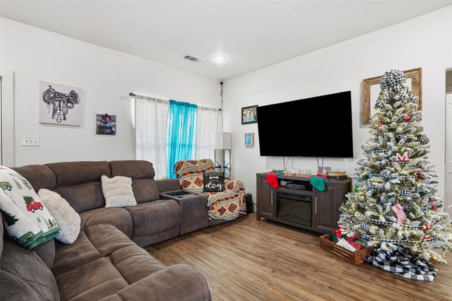 2225 J E Woody Road, Springtown, TX 76082