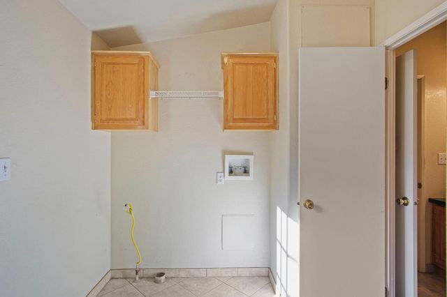 788 E Willow Ave, Manteca, CA 95337