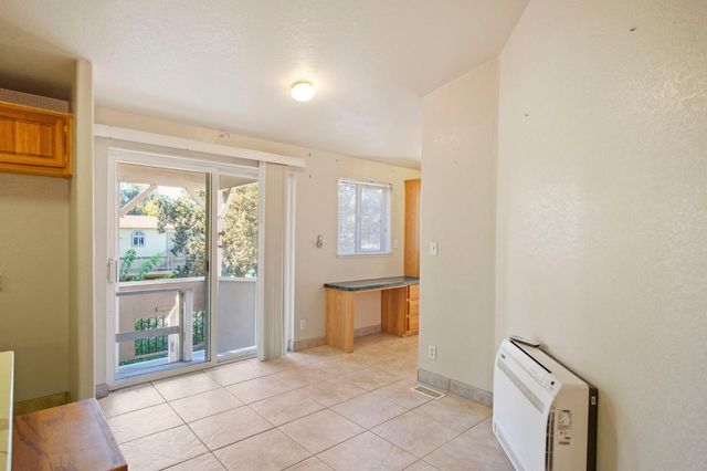 788 E Willow Ave, Manteca, CA 95337