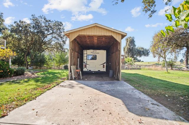 788 E Willow Ave, Manteca, CA 95337