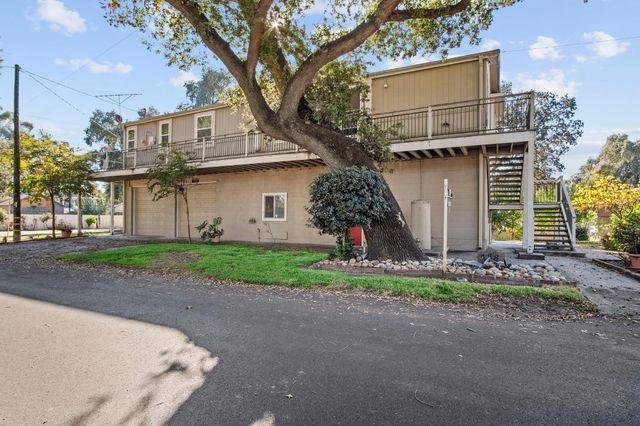 788 E Willow Ave, Manteca, CA 95337