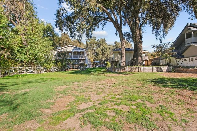 788 E Willow Ave, Manteca, CA 95337